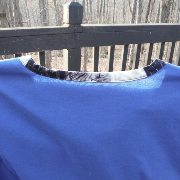 Cats & Flowers on Unique Women's 4X Lee Blouse - Picture 5 of 7